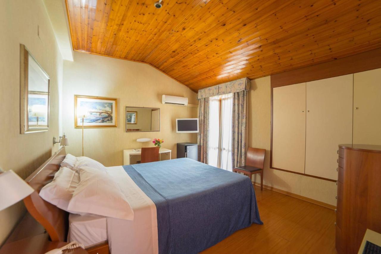 Montebello Park Hotel Перуджа Екстер'єр фото